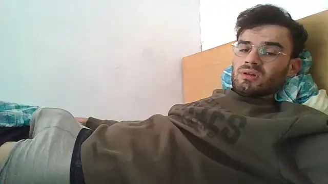 erikamavrik online show from December 18, 2025, 8:41 am