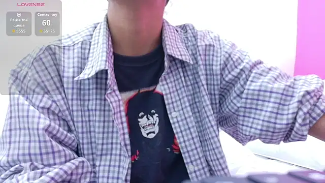 yourcuteneighbourr online show from December 18, 2025, 3:00 am