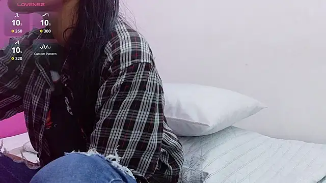 yourcuteneighbourr online show from October 23, 2025, 2:54 am