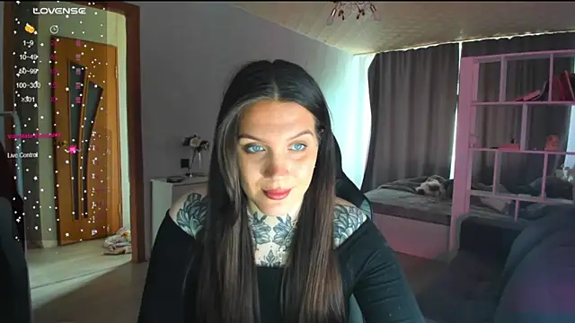 Snapshot of AizaRose chatting on May 12, 2026, 7:05 am AizaRose online show from May 12, 2026, 7:05 am
