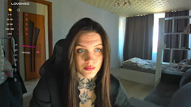 Snapshot of AizaRose chatting on April 16, 2026, 7:31 am AizaRose online show from April 16, 2026, 7:31 am