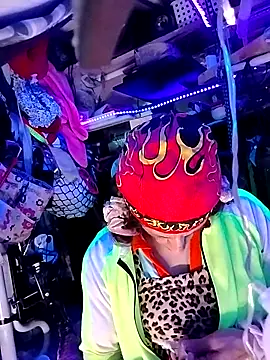 gurlnips online show from March 20, 2026, 1:50 am