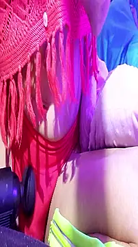 gurlnips online show from October 31, 2025, 7:54 pm