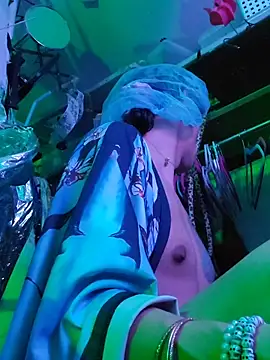 gurlnips online show from January 14, 2026, 12:20 pm