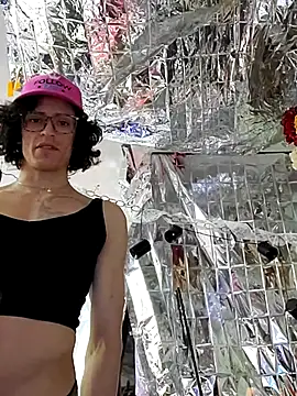 gurlnips online show from March 23, 2025, 6:26 am