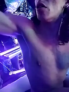 gurlnips online show from March 16, 2026, 8:44 pm