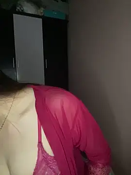 Snapshot of Bae1103 chatting on November 16, 2025, 4:34 pm Bae1103 online show from November 16, 2025, 4:34 pm