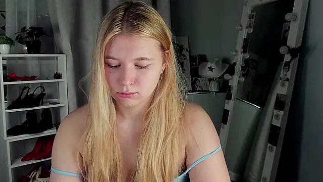 Rebecca Kelly online show from November 25, 2025, 4:13 am