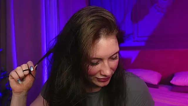 Snapshot of Liv_Fay chatting on November 21, 2025, 2:49 pm Liv Fay online show from November 21, 2025, 2:49 pm