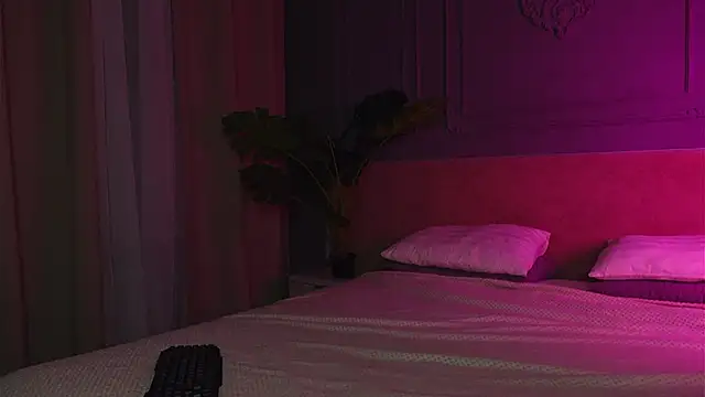 Snapshot of Liv_Fay chatting on December 3, 2025, 2:49 pm Liv Fay online show from December 3, 2025, 2:49 pm