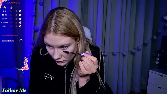 Liv Fay online show from February 19, 2025, 4:44 pm