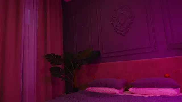 Snapshot of Liv_Fay chatting on November 4, 2025, 2:21 pm Liv Fay online show from November 4, 2025, 2:21 pm