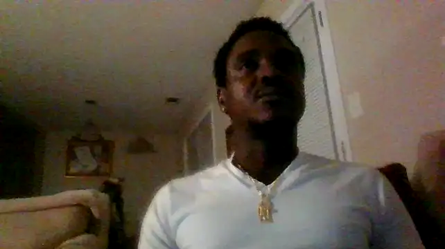 Snapshot of Hugedick0071 chatting on February 13, 2025, 8:06 am Hugedick0071 online show from February 13, 2025, 8:06 am