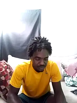 Snapshot of Hugedick0071 chatting on October 9, 2025, 4:35 am Hugedick0071 online show from October 9, 2025, 4:35 am