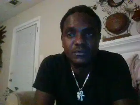 Snapshot of Hugedick0071 chatting on December 11, 2024, 4:18 am Hugedick0071 online show from December 11, 2024, 4:18 am