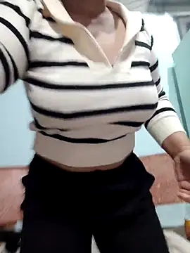 Queen 18200 online show from November 28, 2025, 12:22 am