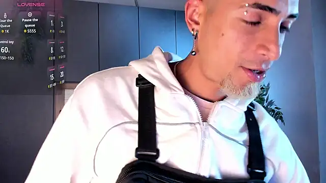 DrakeNeumann online show from September 22, 2025, 3:45 am