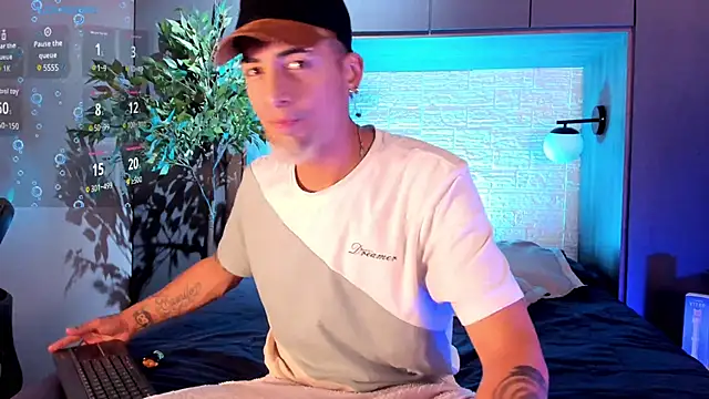 DrakeNeumann online show from October 20, 2025, 3:30 am