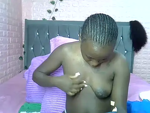 sexybree  online show from November 28, 2025, 7:19 am