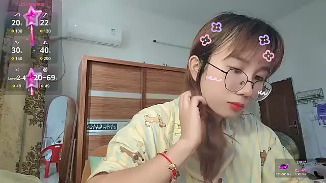Snapshot of Lili_666 chatting on June 2, 2026, 8:14 am Lili 666 online show from June 2, 2026, 8:14 am