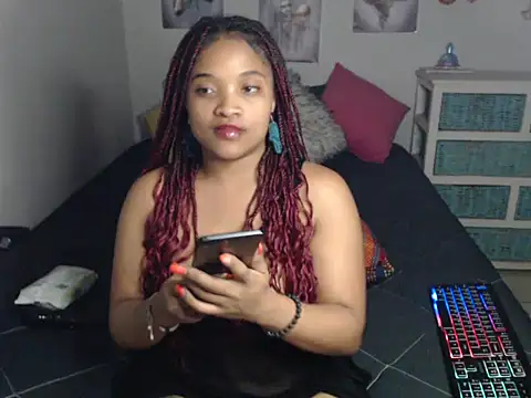 CREAMYCUPCAKExxx online show from March 15, 2025, 4:21 pm