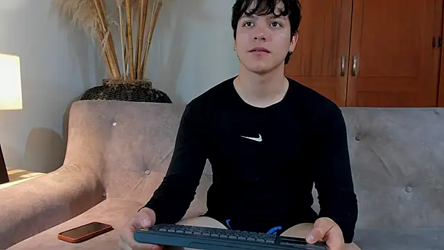 Snapshot of bravoboreal chatting on December 2, 2025, 1:57 pm bravoboreal online show from December 2, 2025, 1:57 pm