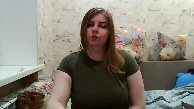 Snapshot of LateKot32 chatting on October 12, 2025, 3:24 pm LateKot32 online show from October 12, 2025, 3:24 pm