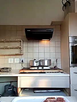 Snapshot of Sexymamibo chatting on March 15, 2025, 3:48 pm Sexymamibo online show from March 15, 2025, 3:48 pm