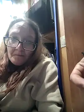 ILUV2TUCHMYKITTY online show from October 14, 2025, 2:07 pm