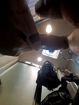 ILUV2TUCHMYKITTY online show from December 3, 2025, 5:45 pm