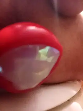 ILUV2TUCHMYKITTY online show from October 20, 2025, 2:39 pm