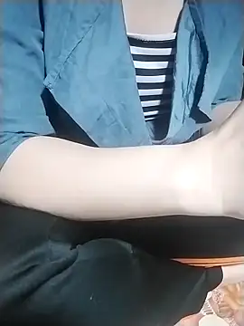 ngoclothingoc9en online show from March 22, 2025, 1:52 pm