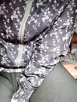 ngoclothingoc9en online show from March 18, 2025, 10:50 am