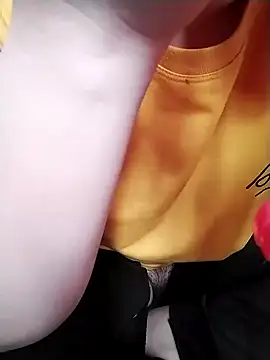 ngoclothingoc9en online show from March 23, 2025, 1:31 am