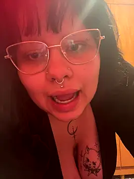 Snapshot of CrisyFerreira chatting on October 16, 2025, 2:42 am CrisyFerreira online show from October 16, 2025, 2:42 am