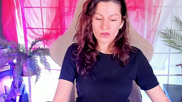 April o Nill online show from November 21, 2025, 6:18 pm