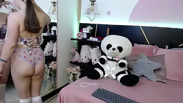 DanniAbbey online show from November 26, 2025, 12:05 pm