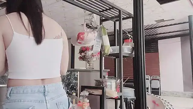 LinhChi 9x online show from November 18, 2025, 12:26 am