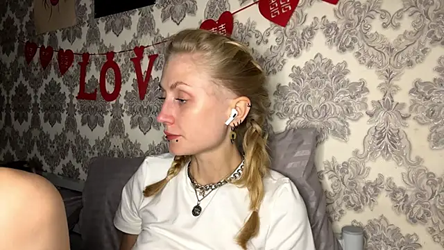 MarthaGees online show from October 14, 2025, 4:18 pm