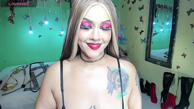 Snapshot of angelina_james_ chatting on February 5, 2026, 3:41 pm angelina james online show from February 5, 2026, 3:41 pm