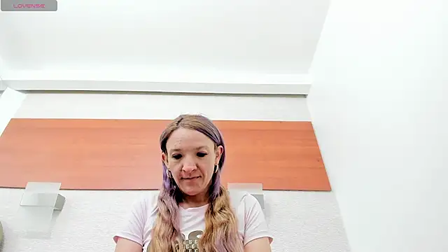 Snapshot of maddy_cartter chatting on April 24, 2026, 11:23 am maddy cartter online show from April 24, 2026, 11:23 am