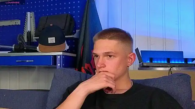 dustyn fox online show from October 10, 2025, 4:41 pm