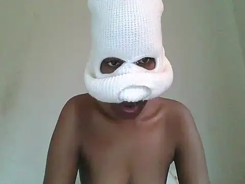 Snapshot of collete02 chatting on January 14, 2025, 6:02 am collete02 online show from January 14, 2025, 6:02 am