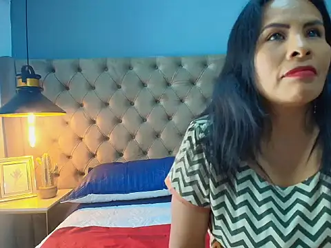 Snapshot of Anthonelaa__ chatting on April 25, 2026, 7:55 pm Anthonelaa online show from April 25, 2026, 7:55 pm