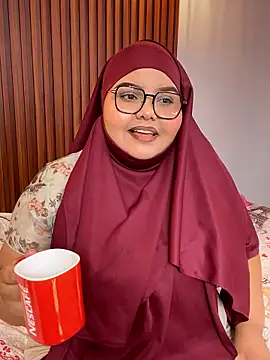  Shara Handal  online show from January 14, 2026, 10:52 am