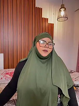  Shara Handal  online show from February 7, 2026, 2:58 pm