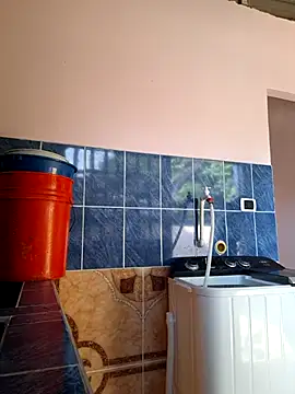 sexy-latin10 online show from October 24, 2025, 8:41 pm