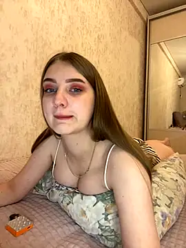 Snapshot of MollyDolle chatting on October 26, 2025, 1:11 pm MollyDolle online show from October 26, 2025, 1:11 pm