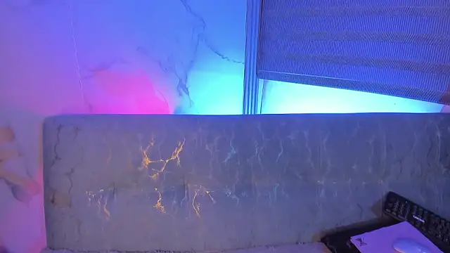 dayan silva  online show from March 13, 2026, 2:16 am