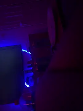 Desinger996 online show from April 18, 2026, 2:25 am